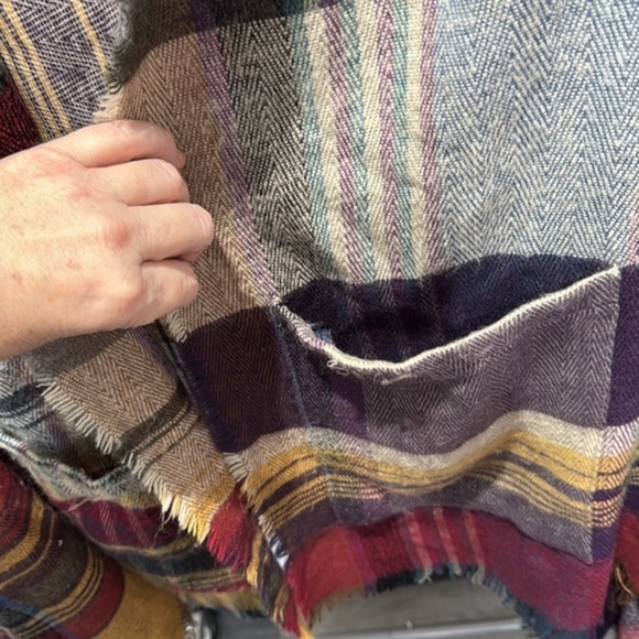 Grace & Lace Poncho Wrap Fringe Hem Cozy Lightweight Plaid Pattern Multicolor OS - Picture 5 of 8